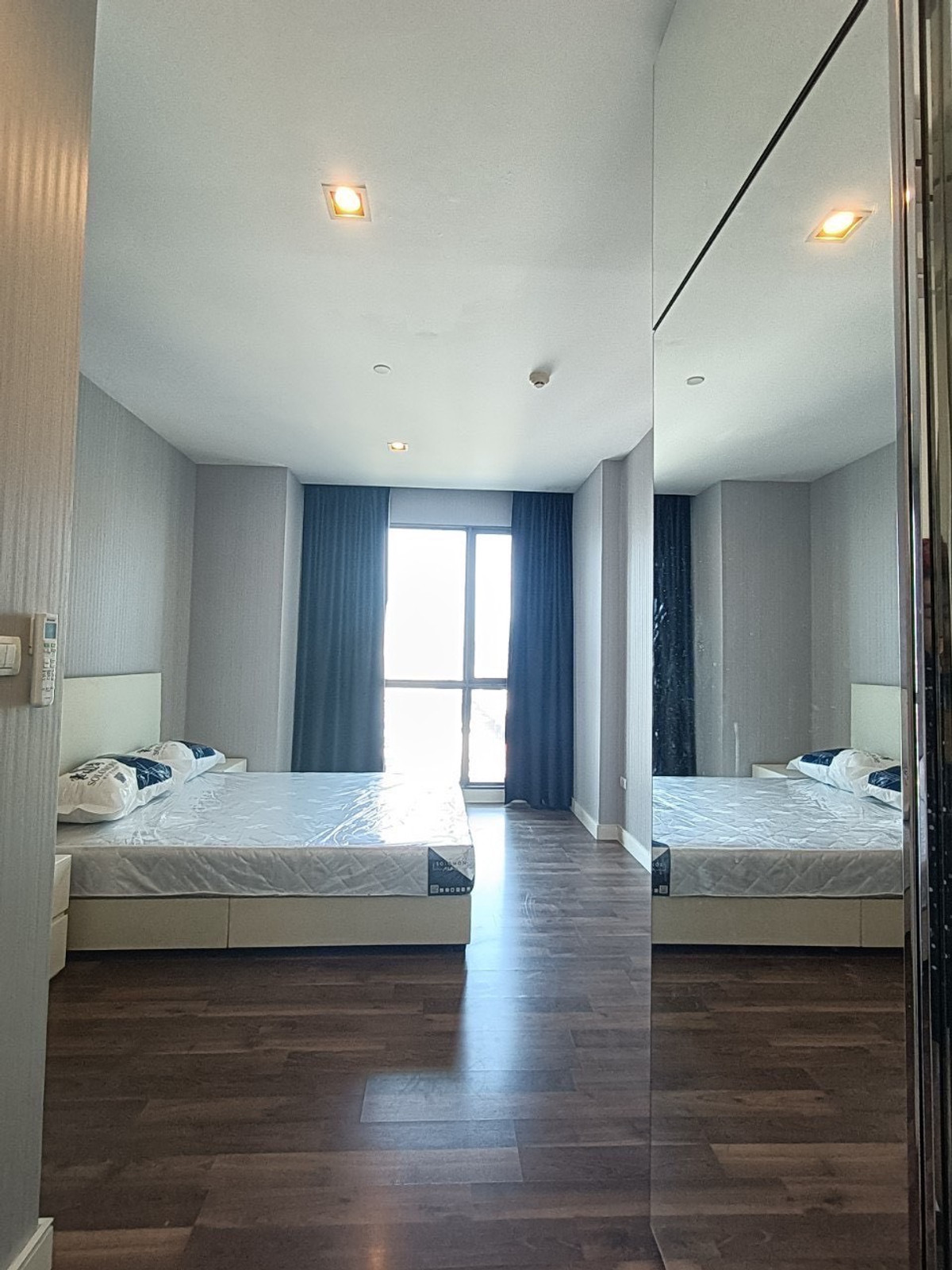 For RentCondoOnnut, Udomsuk : 📍 The Room Sukhumvit 62, beautiful room, many rooms, good location, high floor, beautiful view, fully furnished. Complete electrical appliances (special price)