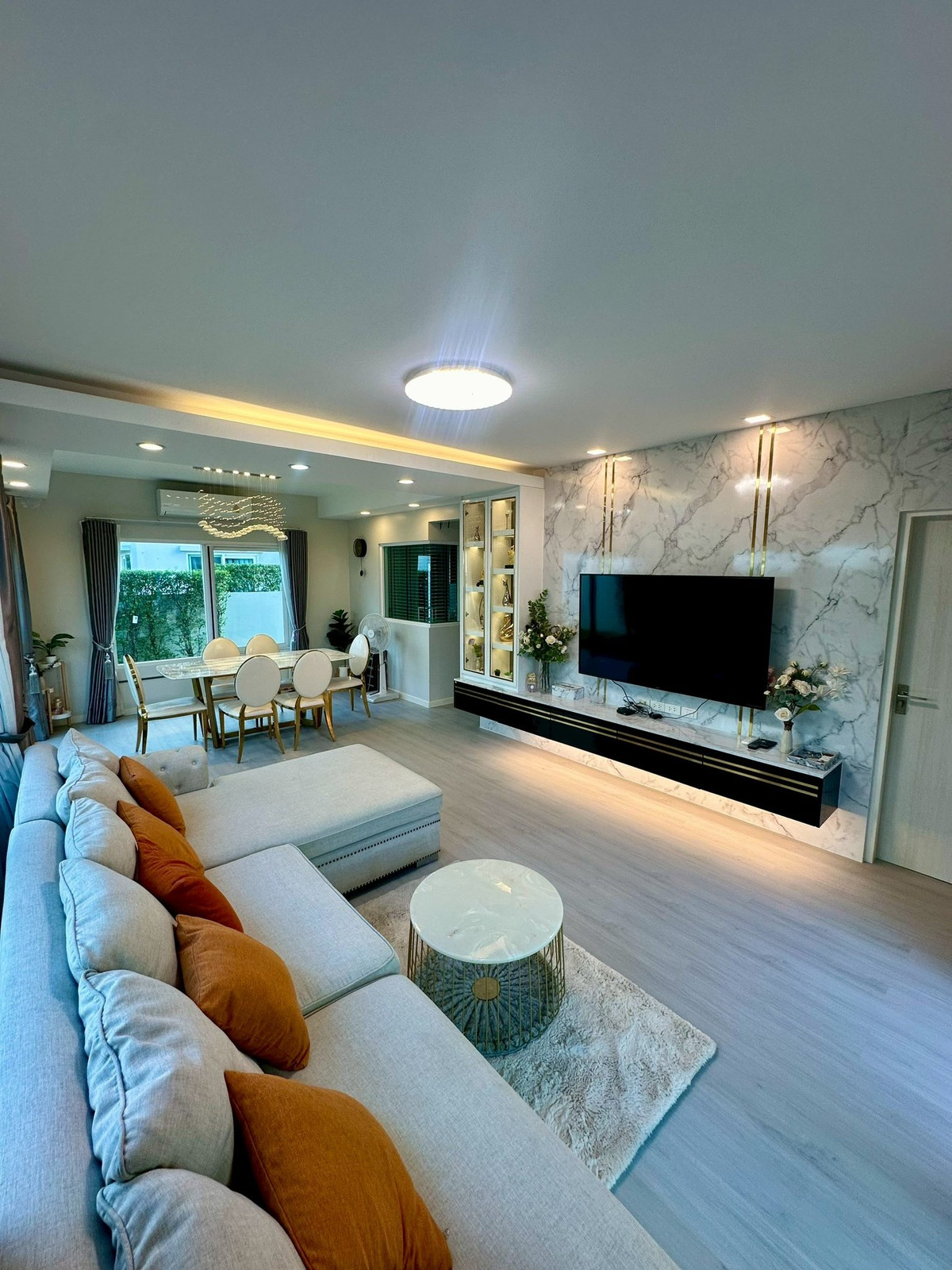 For rent – Baan Chaiyaphruek (L&H) near Ramintra-Chatuchot Expressway. Loading...