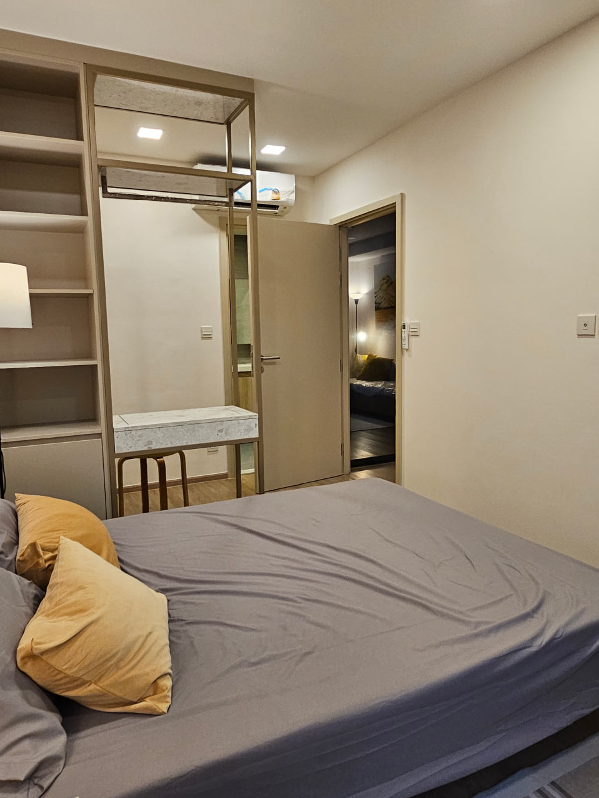 For SaleCondoSiam Paragon ,Chulalongkorn,Samyan : The Nest Chula Samyan【𝐒𝐄𝐋𝐋 & 𝐑𝐄𝐍𝐓】🔥This room is decorated in a soothing Muji style, using warm tones throughout the room, complete with built-in furniture.🔥  Contact Line ID: @hacondo