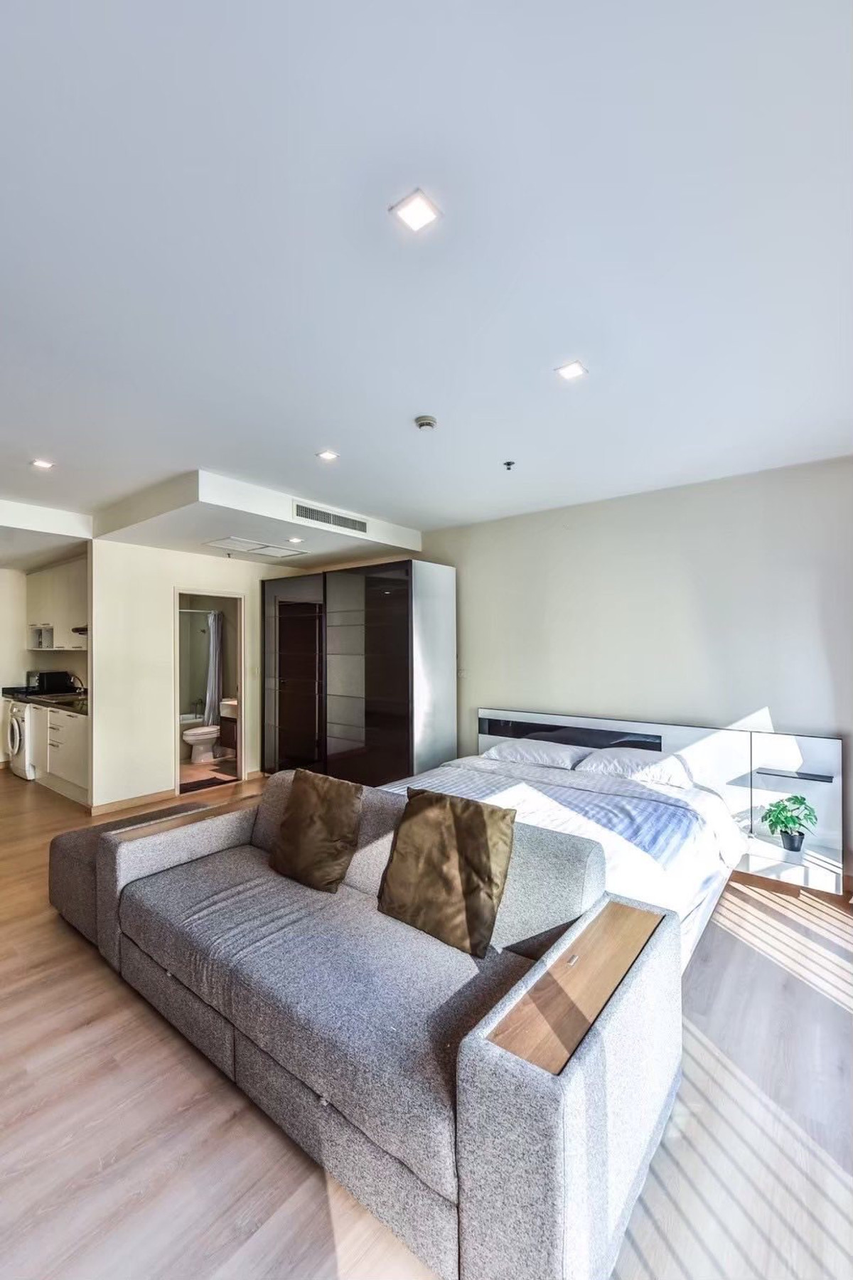 ให้เช่าคอนโดสุขุมวิท อโศก ทองหล่อ : (for rent) Noble Remix (Sukhumvit36) ติดรถไฟฟ้า BTS ทองหล่อ