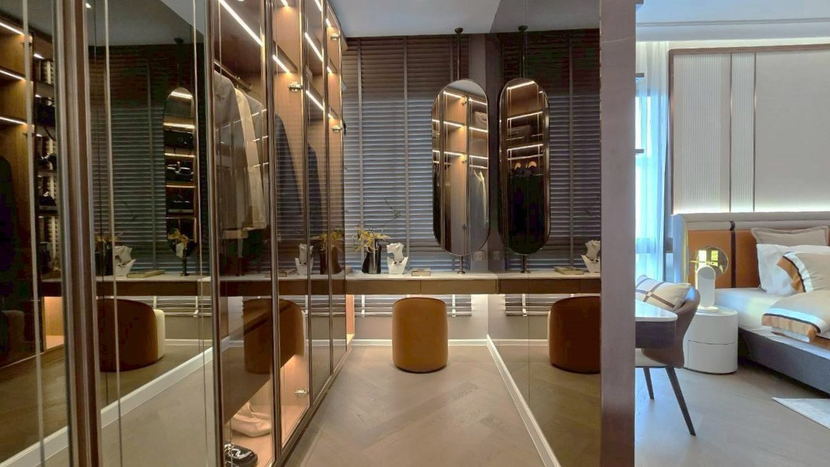 For SaleHouseSukhumvit, Asoke, Thonglor : 🏡 Newly Built 4-Storey Luxury House – Modern Design, Fully Furnished, Ready to Move In – Prime Ekkamai Location ** NO CO-AGENT ** 