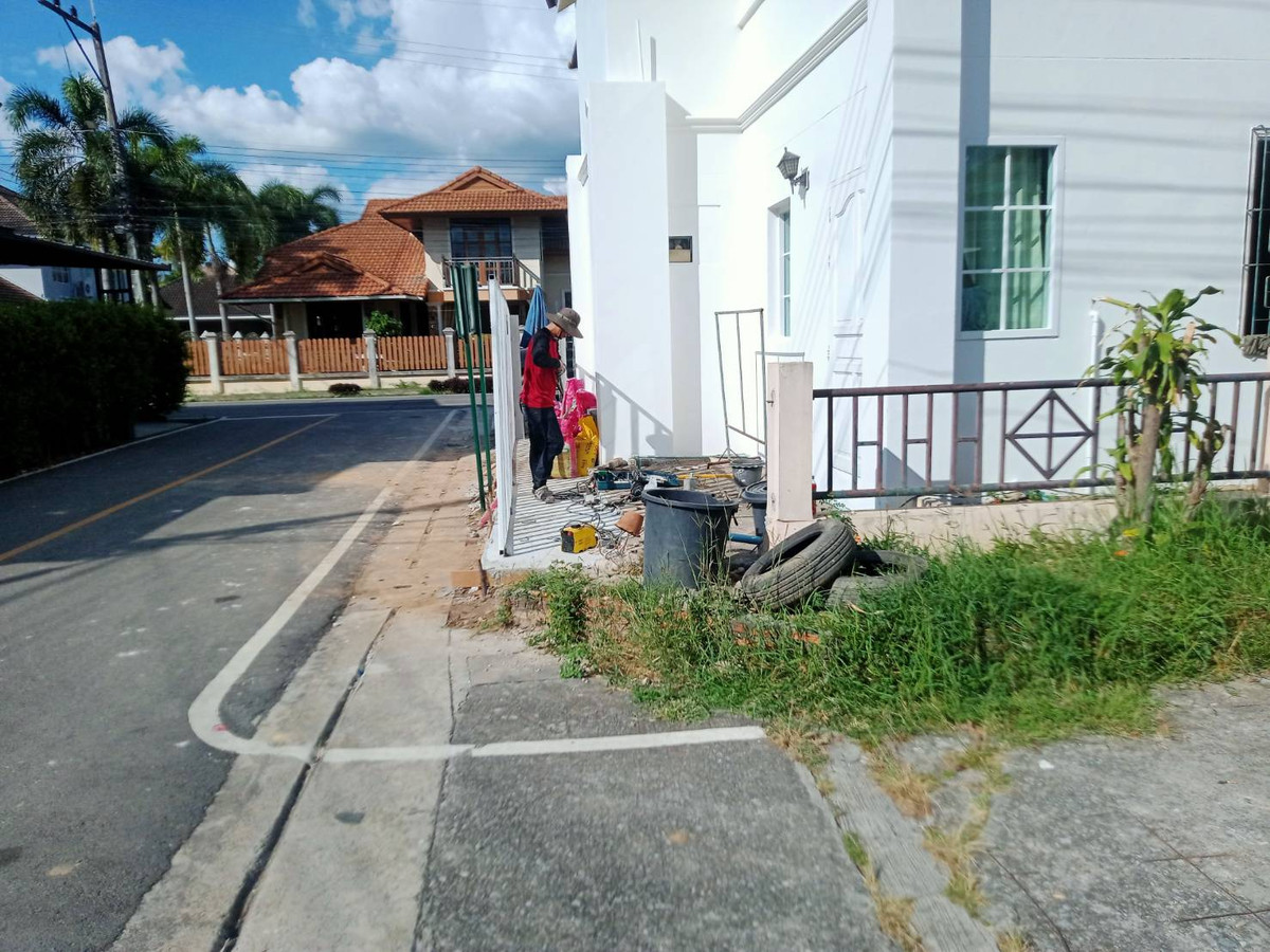 ขายบ้านแฝด 2 ชั้น สไตล์โคโลเนียล ทำเลดีมาก ใกล้รวมโชค มอลล์ จังหวัดเชียงใหม่ Loading...