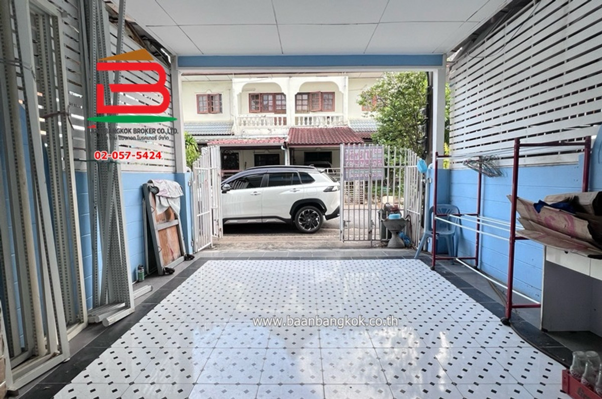 ทาวน์เฮาส์ หมู่บ้าน ซื่อตรง (ซอยพหลโยธิน 52) เนื้อที่ 18.8 ตรว. ทำเลดี ใกล้ตลาดยิ่งเจริญสะพานใหม่ ถนนพหลโยธิน แขวงคลองถนน เขตสายไหม กรุงเทพฯ Loading...