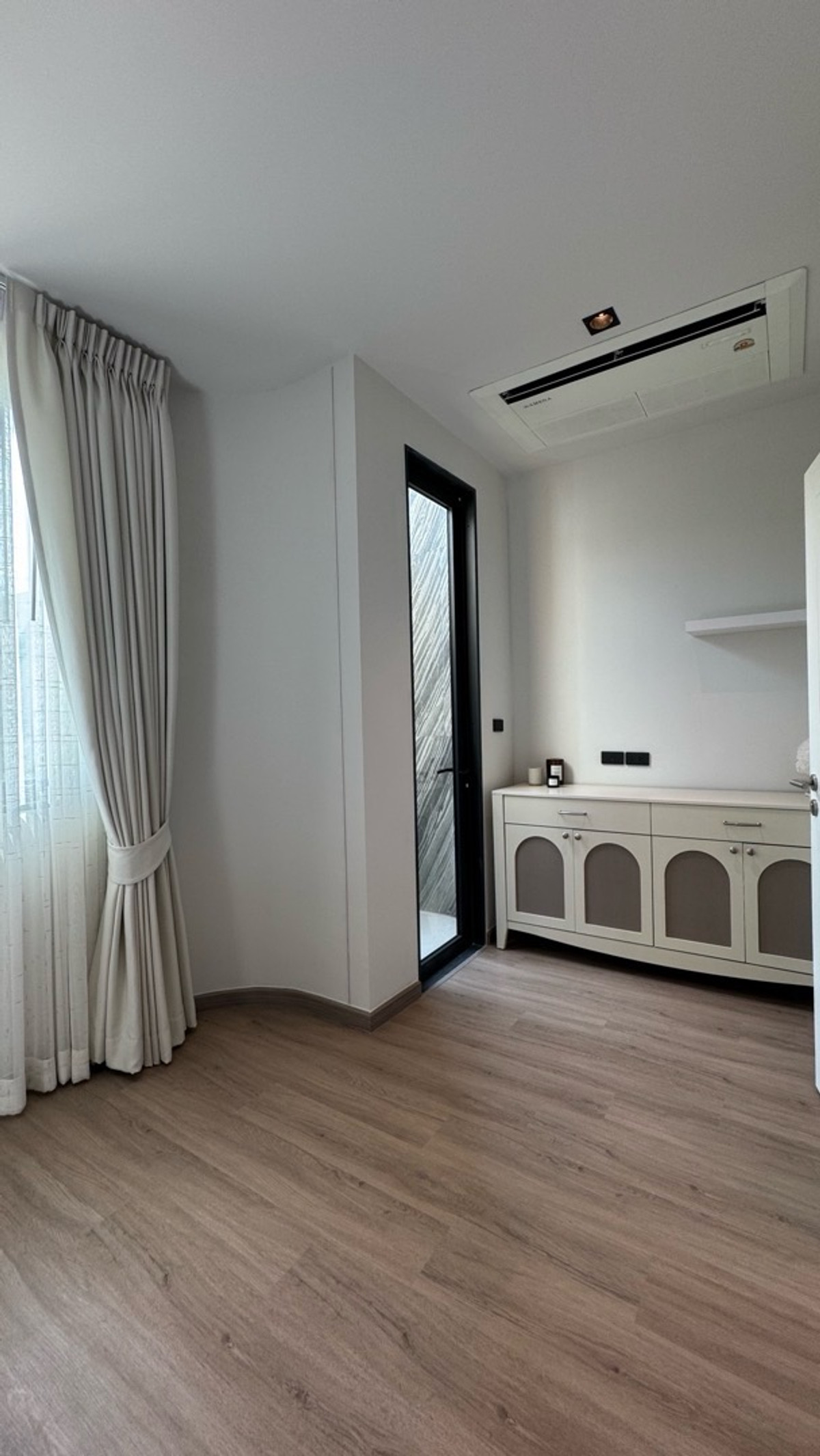 ให้เช่าบ้านพระราม 9 เพชรบุรีตัดใหม่ RCA : ให้เช่า📍บ้านหรู 4 ชั้นทำเลใจกลางเมือง รัชดา-พระราม9 ราคาเช่าสุดคุ้ม