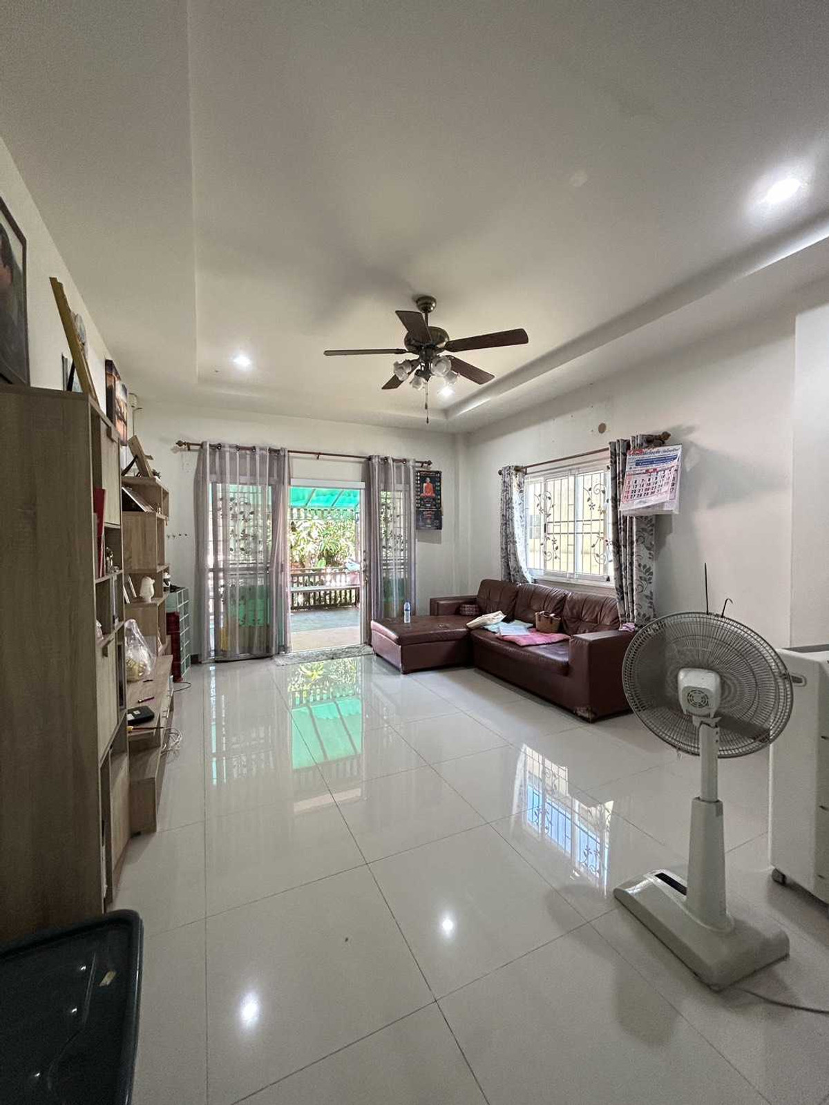 ขาย บ้านพร้อมที่ดินหมู่บ้านตวงทอง 134 ตร.ม. ใกล้ถนนเอเชีย Loading...