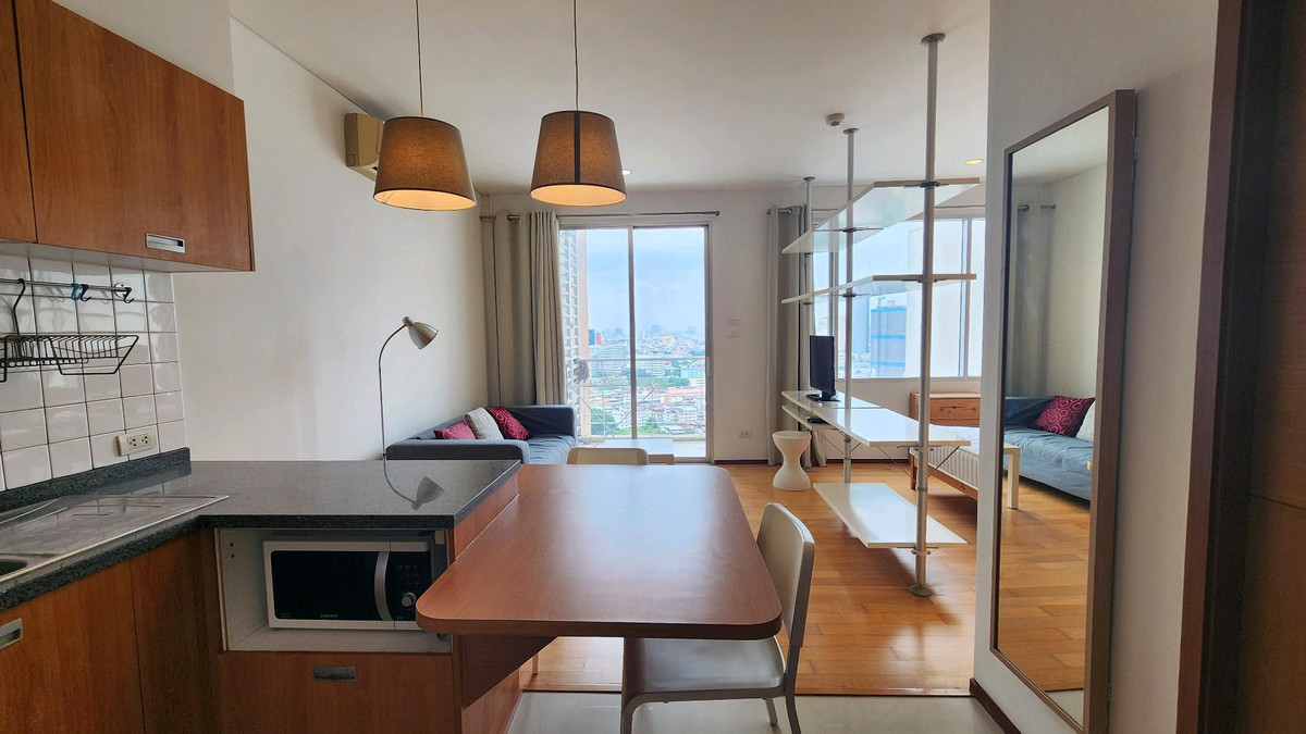 ให้เช่าคอนโดวงเวียนใหญ่ เจริญนคร : Villa Sathorn | สตูดิโอ ให้เช่า น่าอยู่ วิวไอค่อนสยาม ห้องกว้าง ตู้เสื้อผ้าใหญ่ ราคาดี ติดสถานีรถไฟฟ้ากรุงธนบุรี