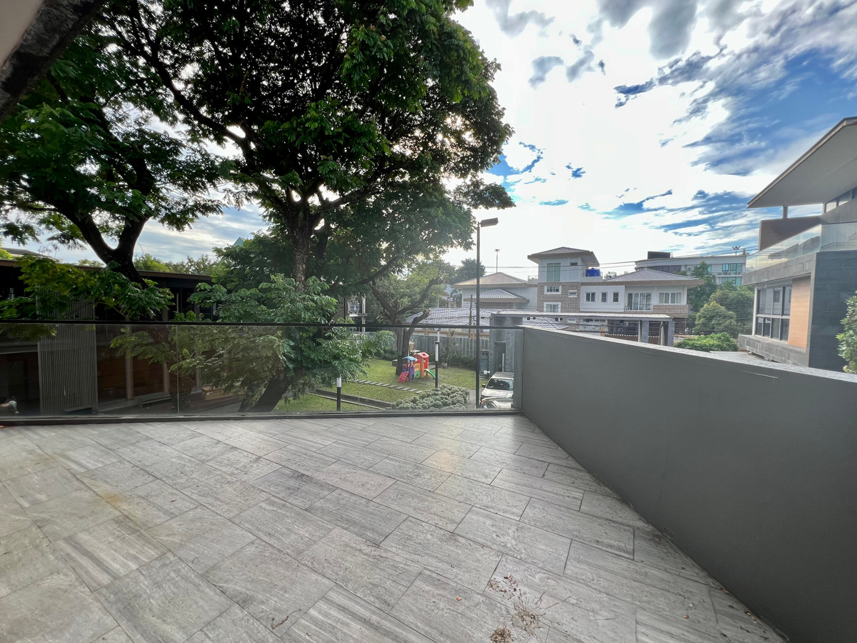 ให้เช่าบ้านเลียบทางด่วนรามอินทรา : ให้เช่าบ้านเดี่ยว 3 ชั้น สไตล์ Pool Villa โครงการ The Honor | บ้านหรูหลังใหญ่ สระว่ายน้ำส่วนตัว ห้องโฮมเธียเตอร์ พร้อมความเป็นส่วนตัวระดับสูง ใกล้ถนนเลียบด่วน เลี้ยงสัตว์ได้