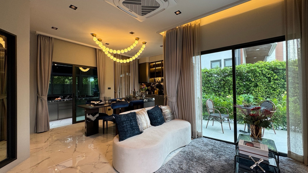 ขายบ้านพระราม 9 เพชรบุรีตัดใหม่ RCA : ขายบ้านหรู 4 ชั้น ใจกลางรัชดา-พระราม9 เพียง 4 นาทีถึง MRT ศูนย์วัฒนธรรม ต่างชาติซื้อได้