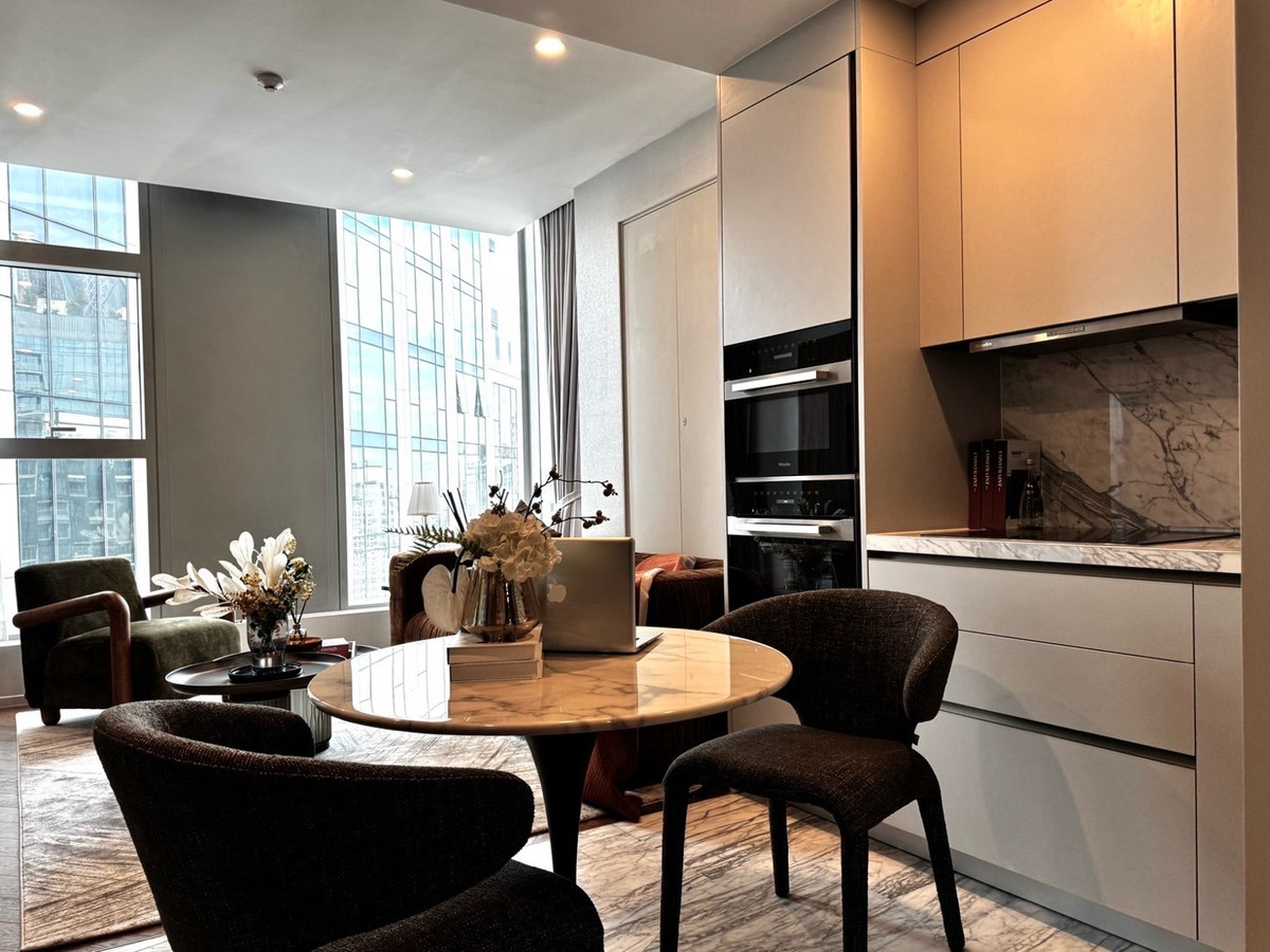 Brand New Luxury Condo in Sukhumvit Loading...