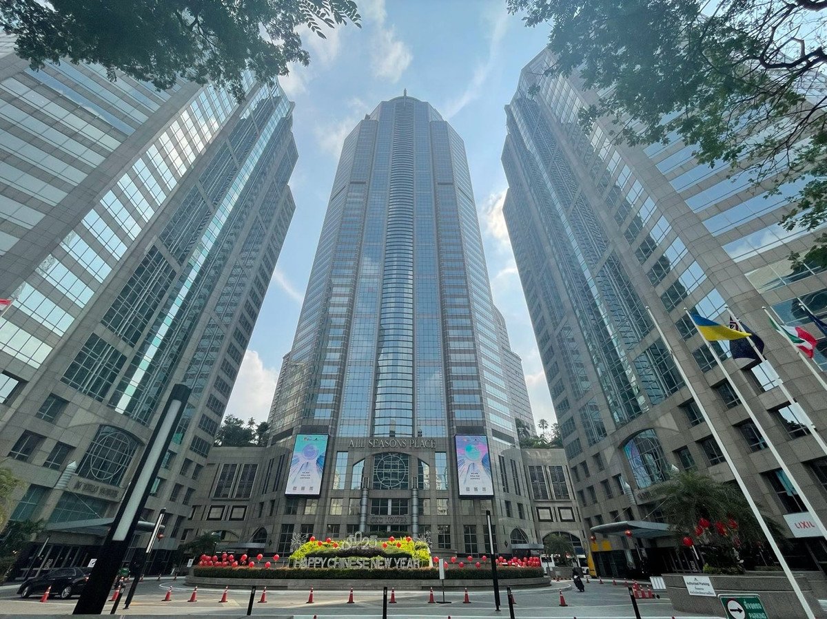 ให้เช่าสำนักงานวิทยุ ชิดลม หลังสวน : 🏙️ All Seasons Place
💼 อาคารสำนักงานเกรด A ใจกลางกรุงเทพฯ ตั้งอยู่ตรงข้ามสถานทูตสหรัฐอเมริกา 🇺🇸 ทำเลดีที่สุด!
🚆 ห่างจากสถานี BTS Phloen Chit เพียง 450 เมตร!