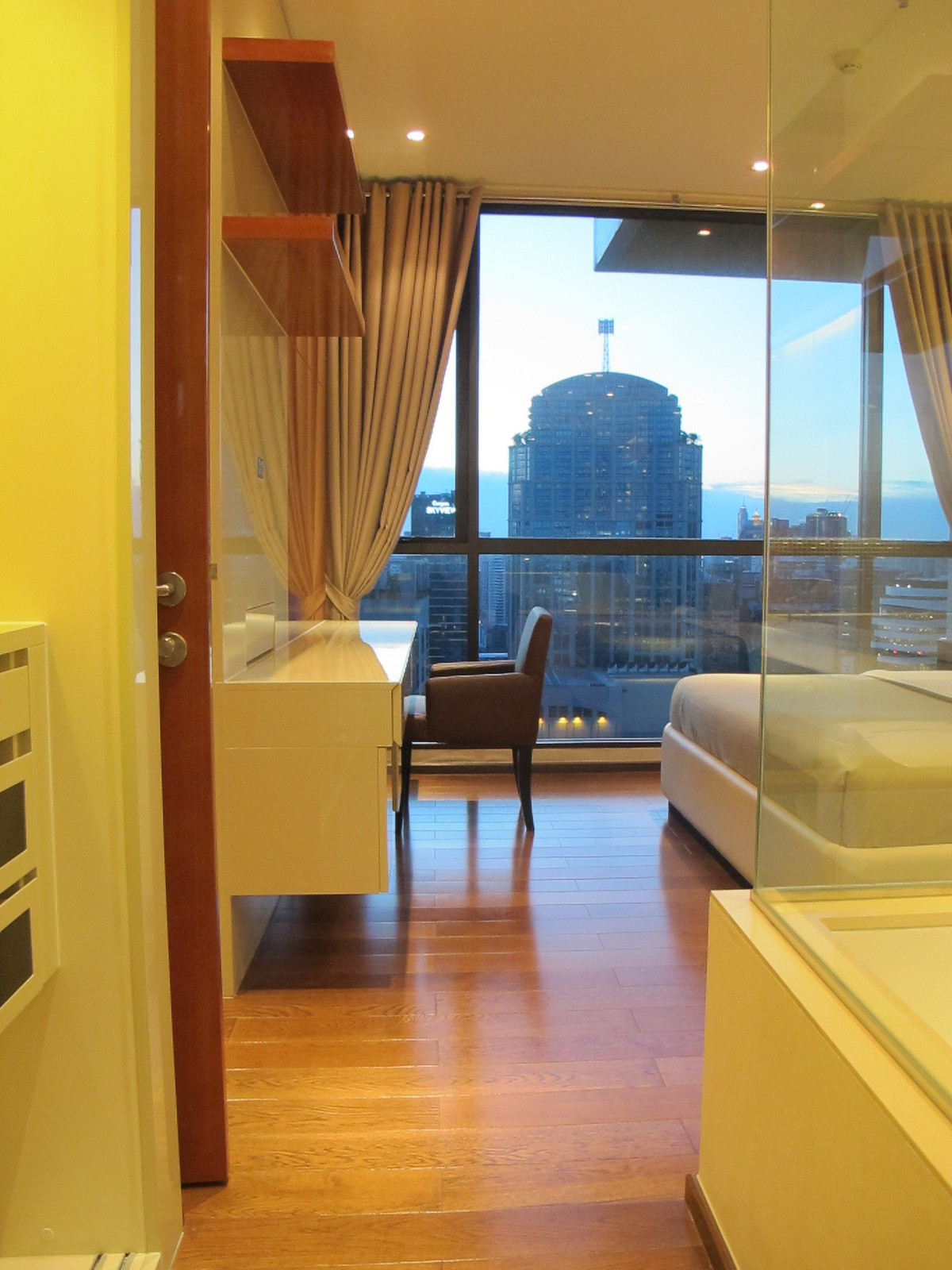 (for rent) The Address Sukhumvit 28 ใกล้รถไฟฟ้า BTS พร้อมพงษ์ Loading...