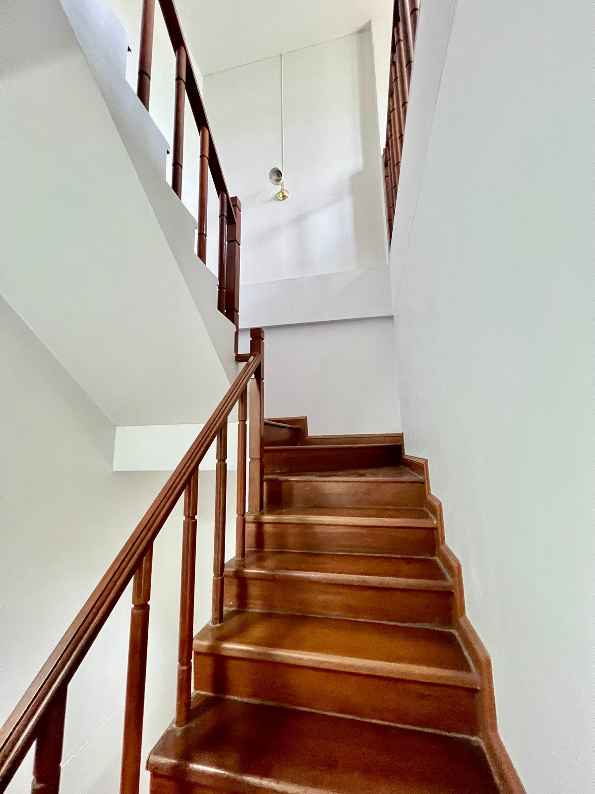 ขายทาวน์โฮมโชคชัย4 ลาดพร้าว71 : ขายทาวน์โฮม 3 ชั้น หมู่บ้านเกตุนุติเชอมีเน่ ลาดพร้าว 87 | ทำเลศักยภาพ ใจกลางลาดพร้าว เดินทางสะดวก ใกล้สิ่งอำนวยความสะดวกครบ