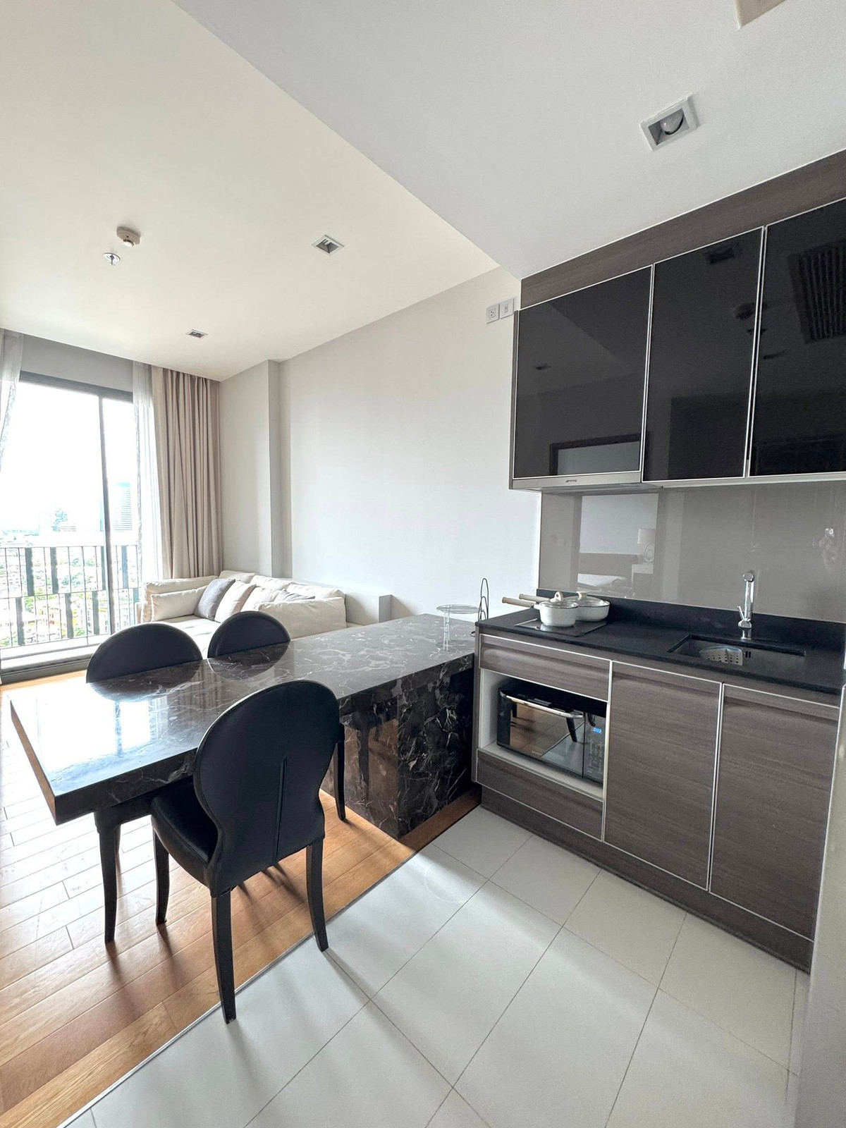 Keyne by Sansiri Condominium Loading...