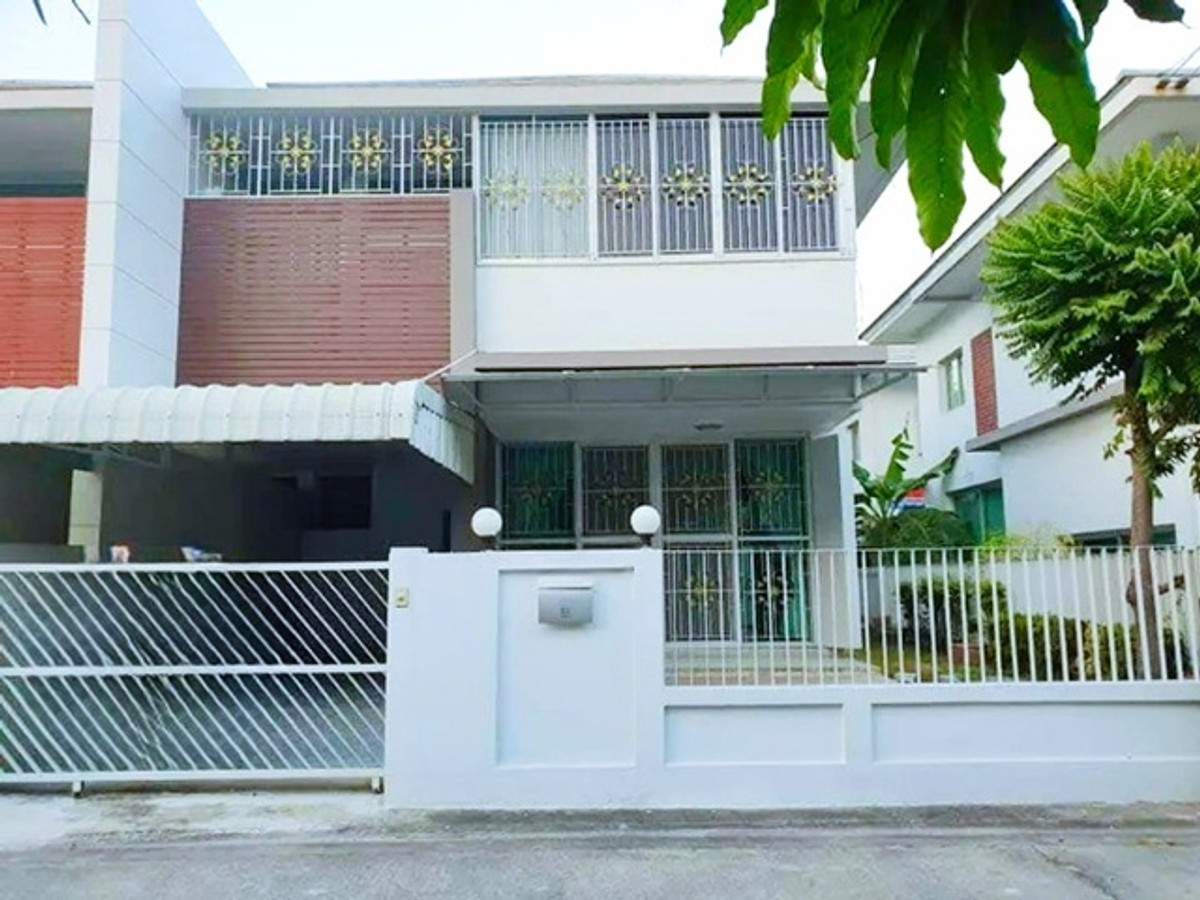 ให้เช่าบ้านบางนา แบริ่ง ลาซาล : ตลาดใจโต300ม. ตลาดเคหะบางพลี ให้เช่าบ้าน 2ชั้น หรูหรา 36 ตร.วา. รร.เกวลินวิทยา 1.8 กม. พร้อมเฟอร์ฯครบ ทำเลดี 3นอน รพ.จุฬารัตน์5 1.7 กม.