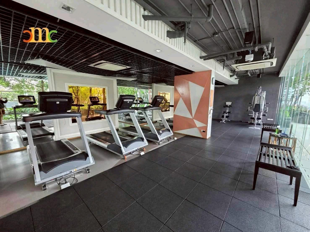 Sold with tenant Loading...