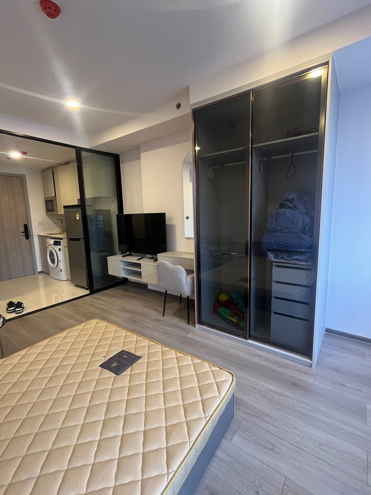 เช่า รหัส PR525 คอนโด LUMPINI PLACE พระราม 9 - รัชดา Loading...