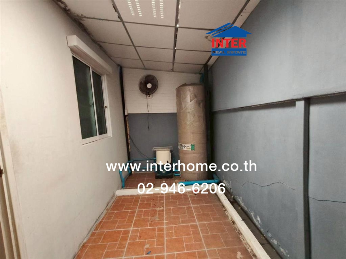 ทาวน์เฮ้าส์ 2 ชั้น 17.6 ตร.ว. หมู่บ้านไลโอบลิสซ์ กาญจนาภิเษก-ชัยพฤกษ์ ถนนบ้านกล้วย-ไทรน้อย ถนนกาญจนาภิเษก บางบัวทอง นนทบุรี Loading...