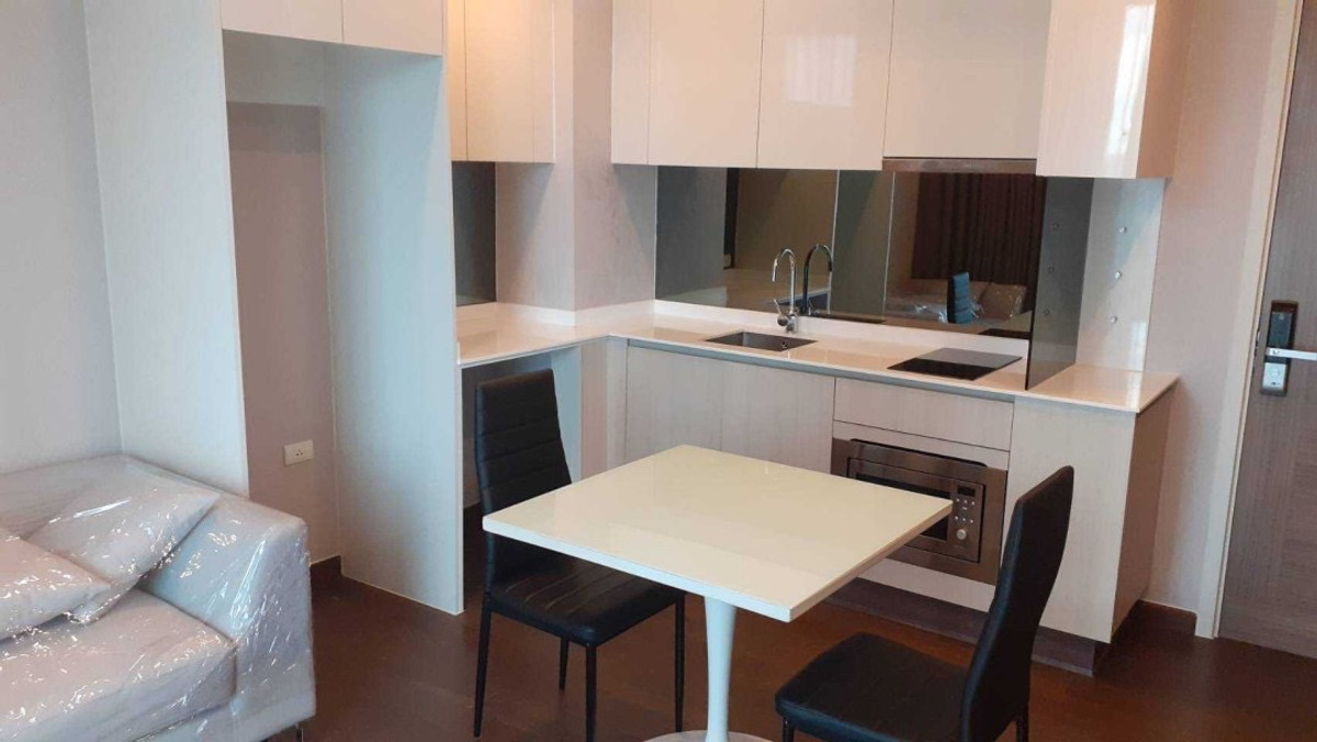 ขายคอนโดพระราม 9 เพชรบุรีตัดใหม่ RCA : ขาย ด่วน Q Asoke คิว อโศก 1ห้องนอน 1ห้องน้ำ (ราคาพิเศษ)