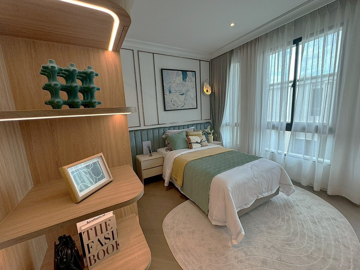 For SaleHouseSukhumvit, Asoke, Thonglor : 🏡 Newly Built 4-Storey Luxury House – Modern Design, Fully Furnished, Ready to Move In – Prime Ekkamai Location ** NO CO-AGENT ** 