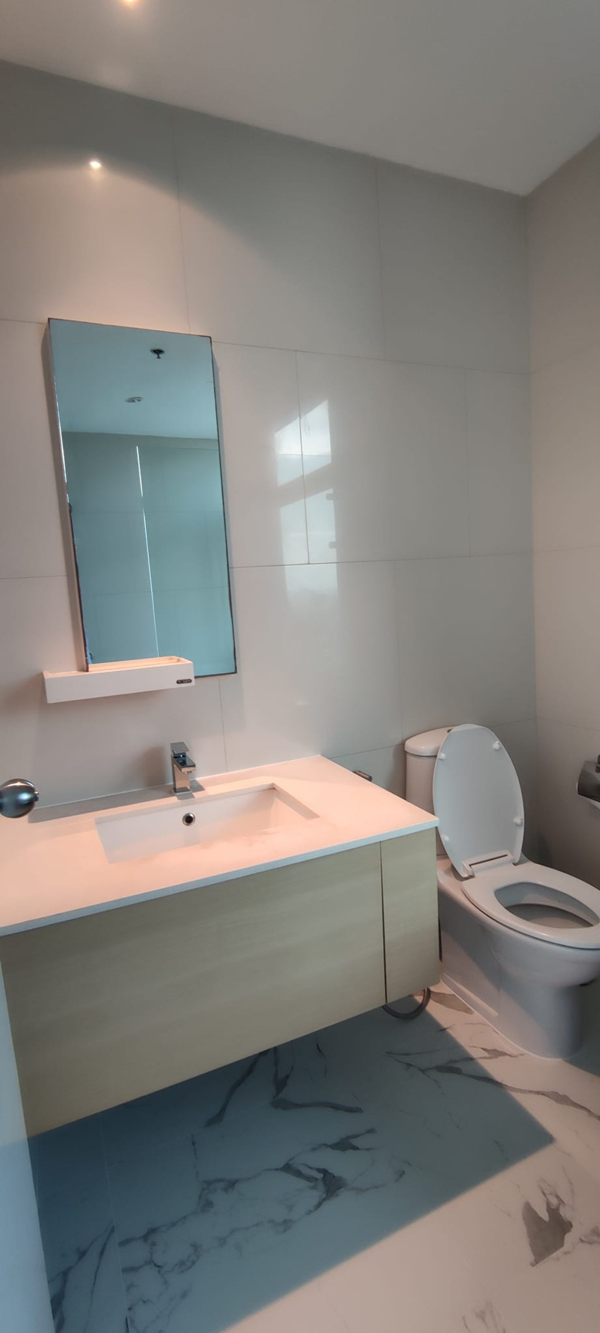 For SaleCondoRatchathewi,Phayathai : Villa Rachatewi【𝐒𝐄𝐋𝐋 & 𝐑𝐄𝐍𝐓】🔥Luxurious dark wood tones, classic yet contemporary🔥  Contact Line ID: @hacondo