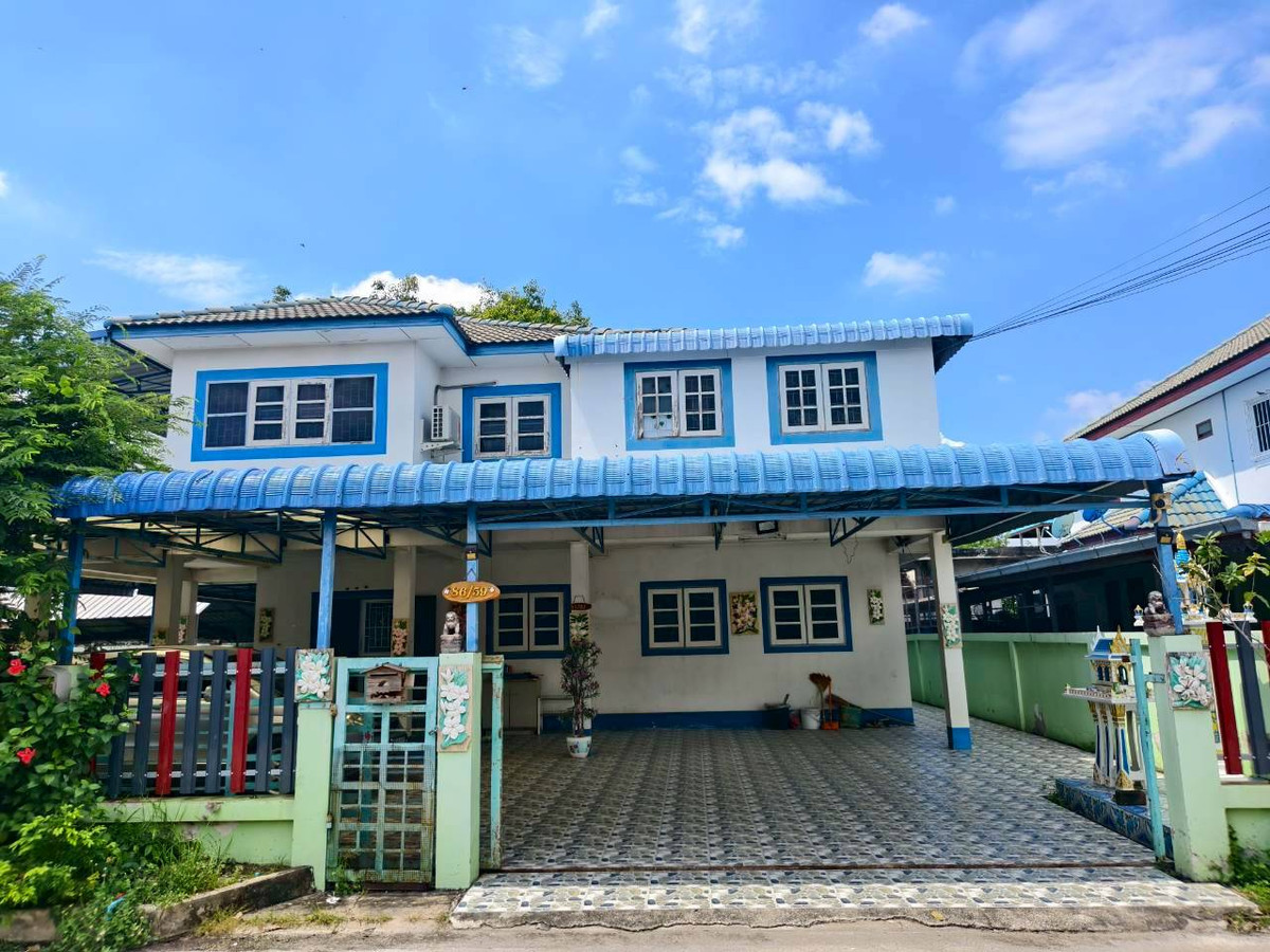 บ้านเดี่ยว 2 ชั้น พื้นที่ใช้สอย 240 ตารางเมตร พร้อมที่ดิน รวมเนื้อที่ 181.2 ตารางวา ในบางปะหันวิลเลจ อำเภอบางปะหัน จังหวัดพระนครศรีอยุธยา เหมาะสำหรับพักอาศัย หมู่บ้านเงียบสงบ มีพื้นที่สำหรับปลูกต้นไม้ หรือจะสร้างบ้านอีกหลังก็ยังไหว  Loading...