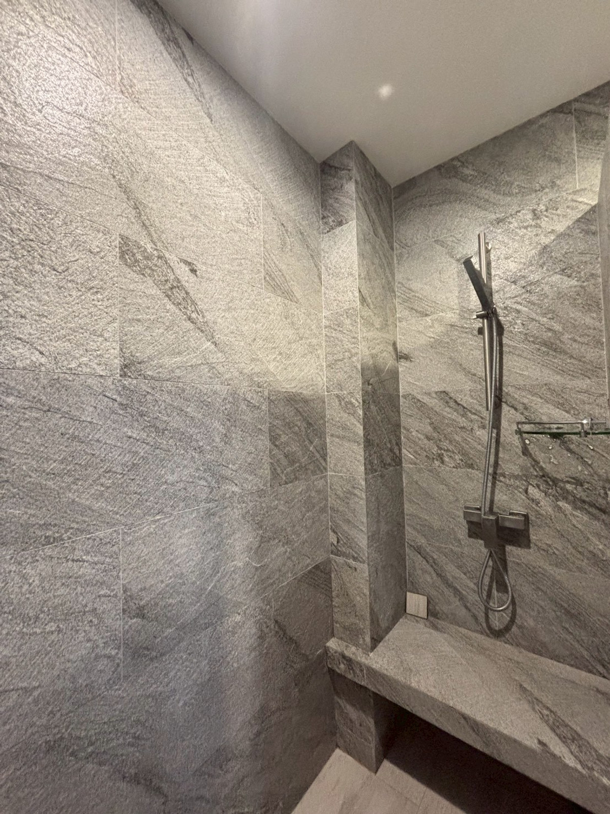 ขายคอนโดพุทธมณฑล ศาลายา : วีคอนโดศาลายา (V Condo Salaya) คอนโดวิวสวย ห้องกว้าง 2 ห้องนอน แต่งครบ
**พร้อมให้ลงทุน**