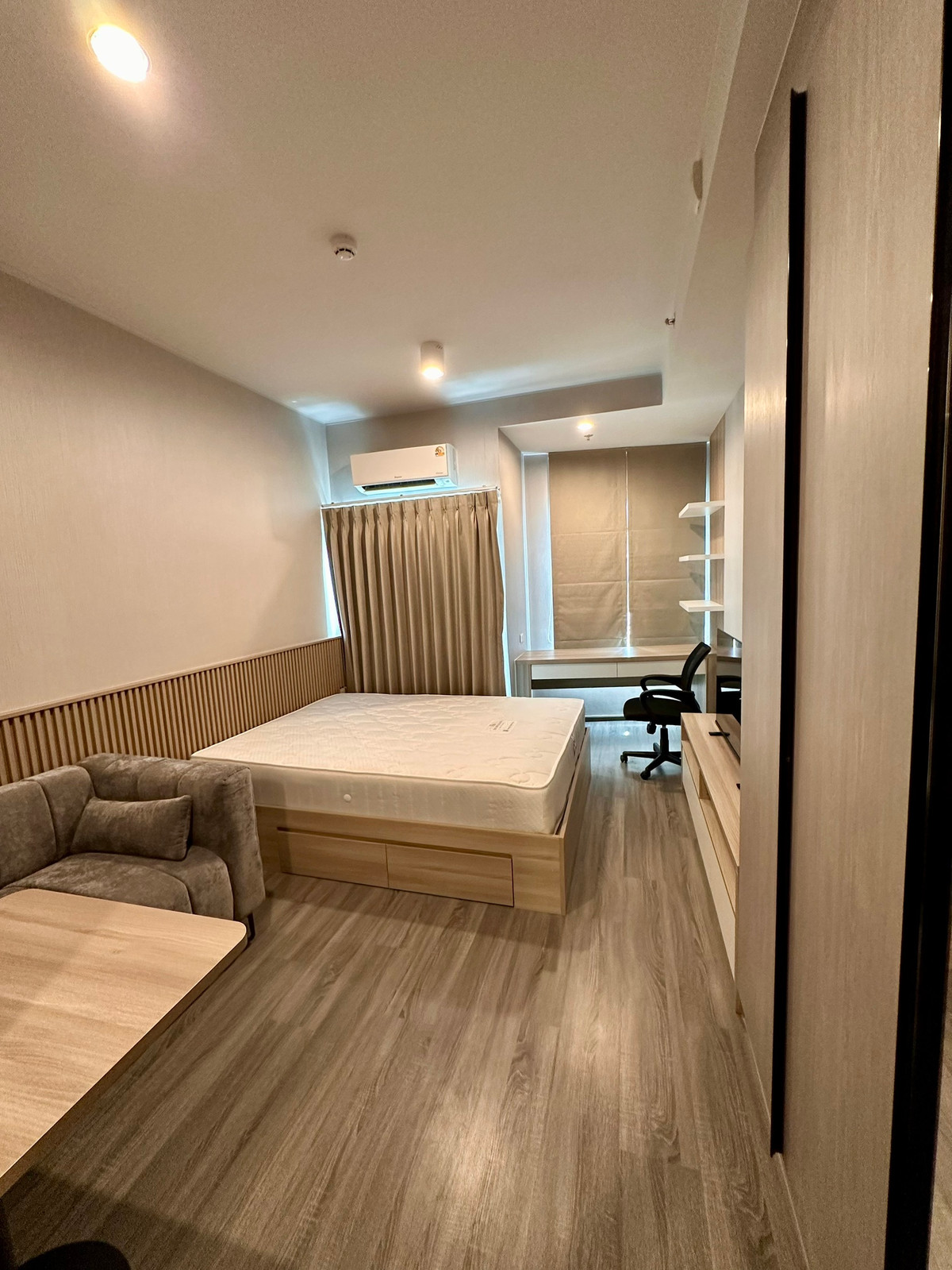 For RentCondoSeri Thai, Ramkhamhaeng Nida : Very beautiful room, available and ready for rent, Ideo Ramkhamhaeng, Lam Sali, available and ready for rent.