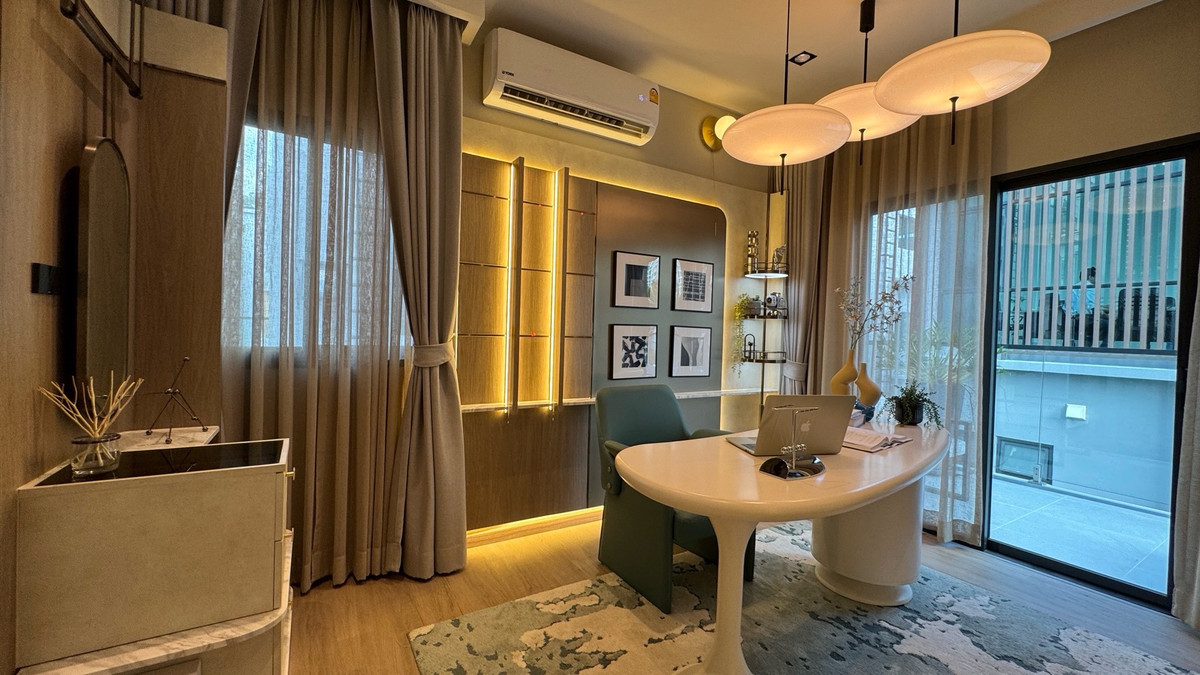 ขายบ้านพระราม 9 เพชรบุรีตัดใหม่ RCA : ขายบ้านหรู 4 ชั้น ใจกลางรัชดา-พระราม9 เพียง 4 นาทีถึง MRT ศูนย์วัฒนธรรม ต่างชาติซื้อได้