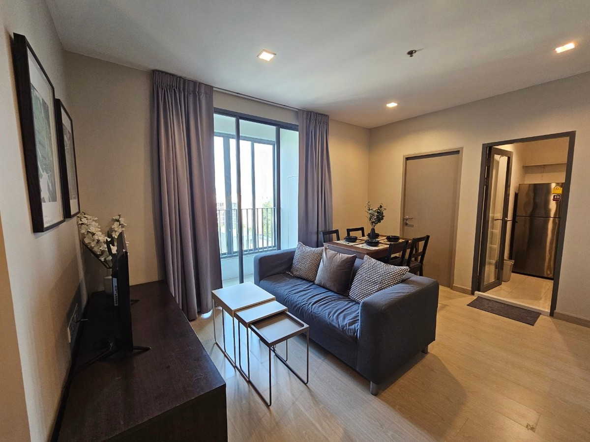 Low floor 2 bed 1 bath 45 sqm condo at Ideo Mobi Sukhumvit 81 for rent 25,000THB per month, Onnut BTS station Loading...