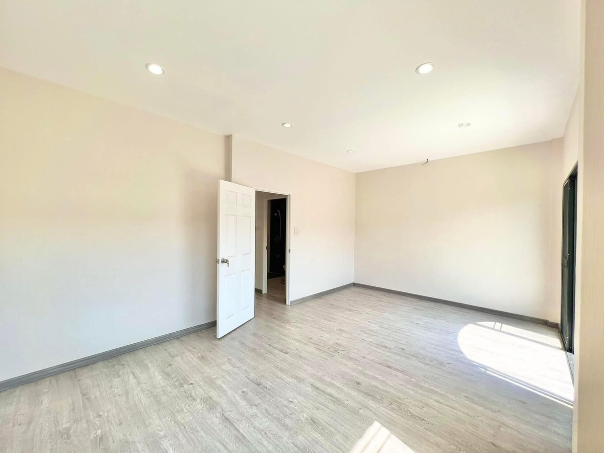 For SaleTownhomeEakachai, Bang Bon : Townhome Sathorn Grand Ville / 3 Bedrooms (FOR SALE), Sathorn Grand Ville / Townhome 3 Bedrooms (FOR SALE) BALL046