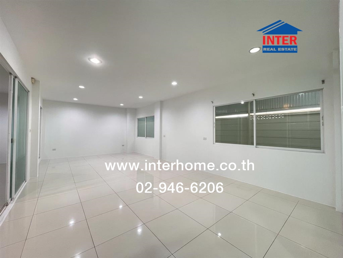 โฮมออฟฟิศ 3 ชั้น 50.3 ตร.ว. หมู่บ้านมายด์ฮอฟฟ์ ร่มเกล้า- สุวรรณภูมิ ซอยร่มเกล้า38/1 ถนนร่มเกล้า เขตลาดกระบัง กรุงเทพมหานคร Loading...