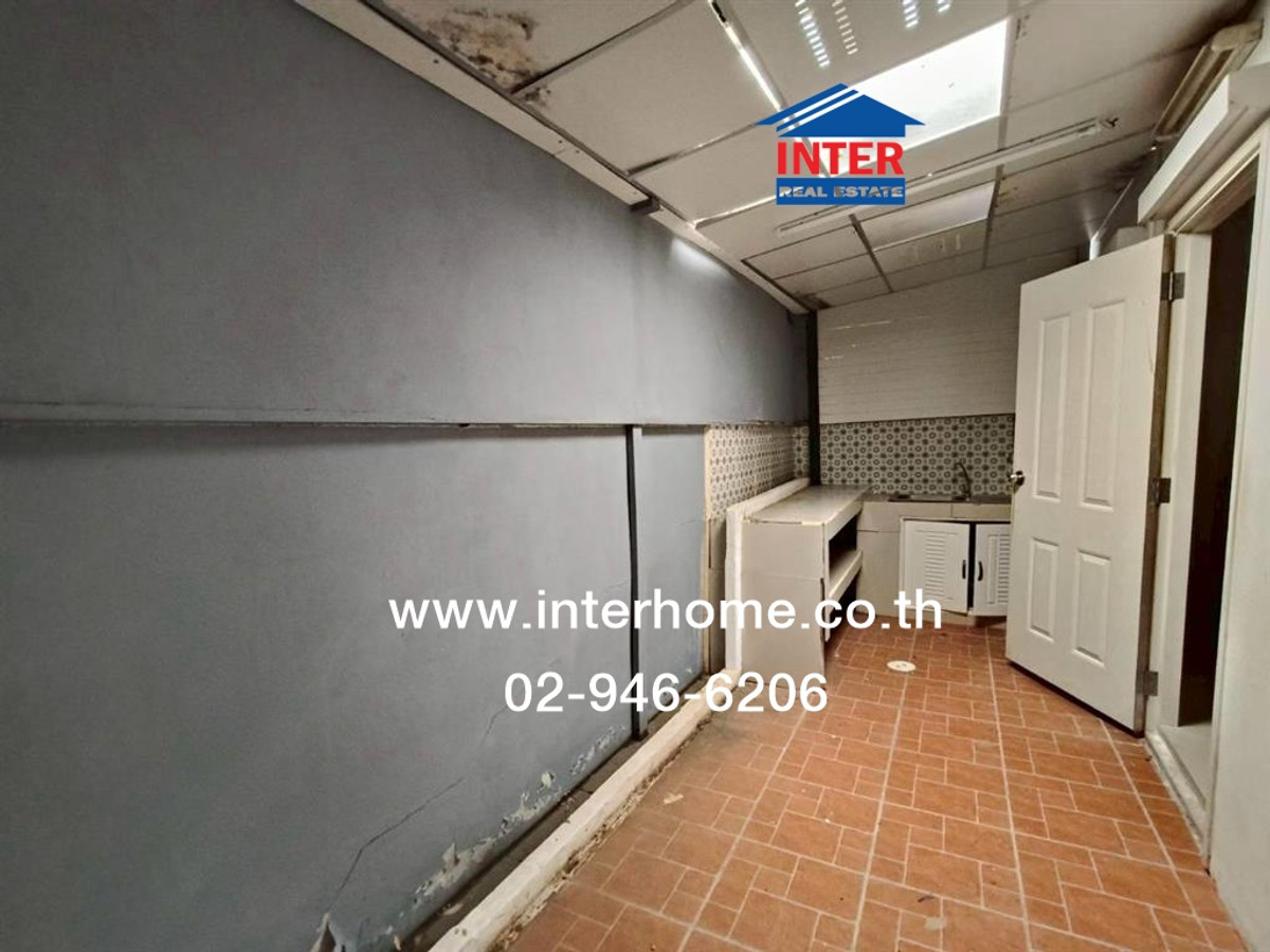 ทาวน์เฮ้าส์ 2 ชั้น 17.6 ตร.ว. หมู่บ้านไลโอบลิสซ์ กาญจนาภิเษก-ชัยพฤกษ์ ถนนบ้านกล้วย-ไทรน้อย ถนนกาญจนาภิเษก บางบัวทอง นนทบุรี Loading...