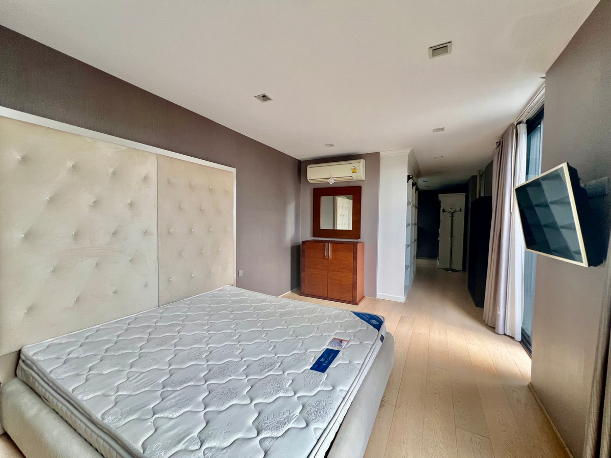 ให้เช่าบ้านเลียบทางด่วนรามอินทรา : ให้เช่าบ้านเดี่ยว 3 ชั้น สไตล์ Pool Villa โครงการ The Honor | บ้านหรูหลังใหญ่ สระว่ายน้ำส่วนตัว ห้องโฮมเธียเตอร์ พร้อมความเป็นส่วนตัวระดับสูง ใกล้ถนนเลียบด่วน เลี้ยงสัตว์ได้