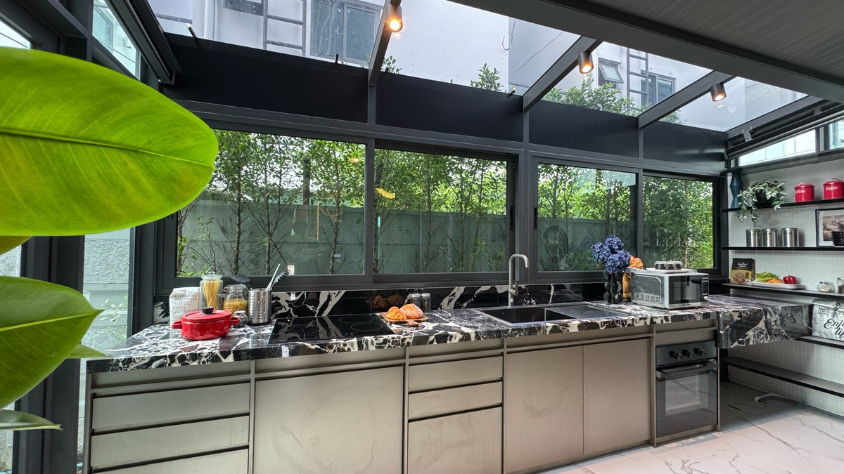 ขายบ้านพระราม 9 เพชรบุรีตัดใหม่ RCA : ขายบ้านหรู 4 ชั้น ใจกลางรัชดา-พระราม9 เพียง 4 นาทีถึง MRT ศูนย์วัฒนธรรม ต่างชาติซื้อได้