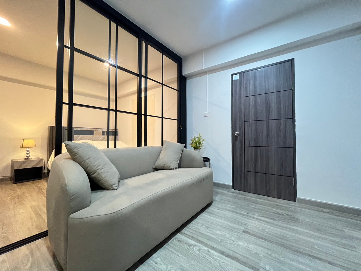 Urgent sale, room ready to move in, price less than a million, Mahadthai Condotel Condo (S5147) Loading...