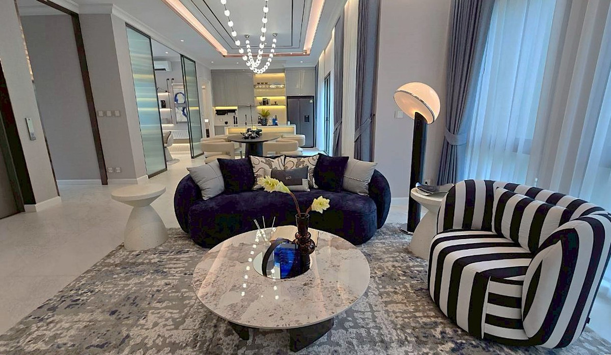 For SaleHouseSukhumvit, Asoke, Thonglor : 🏡 Newly Built 4-Storey Luxury House – Modern Design, Fully Furnished, Ready to Move In – Prime Ekkamai Location ** NO CO-AGENT ** 