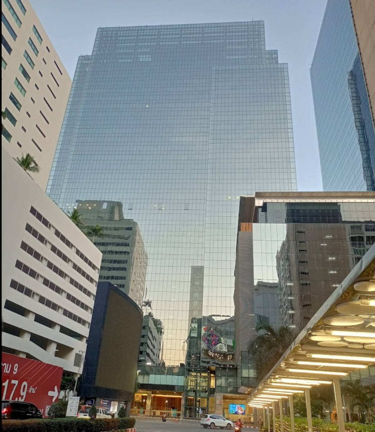 ให้เช่าสำนักงานพระราม 9 เพชรบุรีตัดใหม่ RCA : 🏙️The Ninth Tower – สำนักงานให้เช่า🚆 ห่างจากสถานี MRT เพียง 450 เมตร
