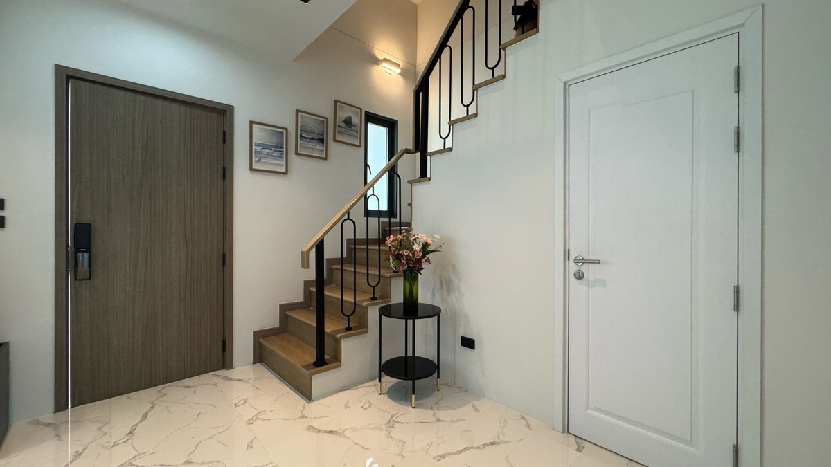 ให้เช่าบ้านพระราม 9 เพชรบุรีตัดใหม่ RCA : ให้เช่า📍บ้านหรู 4 ชั้นทำเลใจกลางเมือง รัชดา-พระราม9 ราคาเช่าสุดคุ้ม