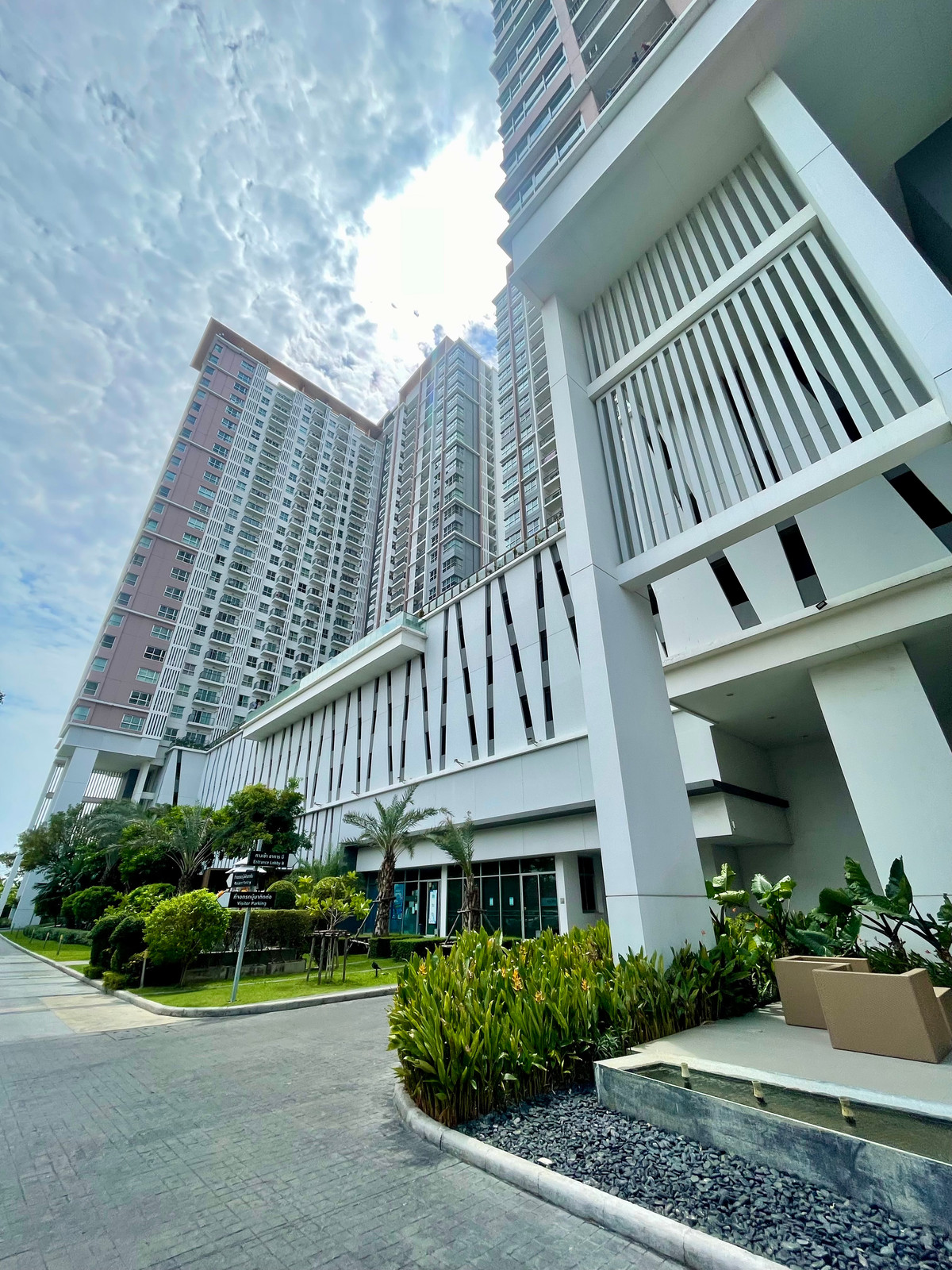 ขายคอนโดบางแค เพชรเกษม : 🔥ราคาดีสุดๆในโครงการ ชั้นสูง ห้องสวย🔥 คอนโด เดอะพาร์คแลนด์ เพชรเกษม ติดรถไฟฟ้า MRT หลักสอง