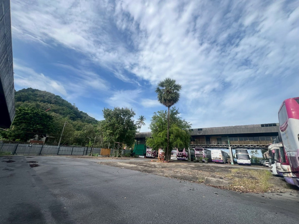 ขายที่ดินภูเก็ต : ขาย ที่ดิน 2 ไร่  3  งาน  95  ตารางวา อ.กะทู้ จ.ภูเก็ต ถนนเฉลิมพระเกียรติรัชกาลที่ 9  เข้าซอยวัดสามกอง 
หน้ากว้าง 100 เมตร ถมแล้วพร้อมปลูกสร้าง 