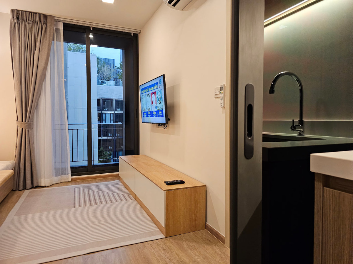 For SaleCondoSiam Paragon ,Chulalongkorn,Samyan : The Nest Chula Samyan【𝐒𝐄𝐋𝐋 & 𝐑𝐄𝐍𝐓】🔥This room is decorated in a soothing Muji style, using warm tones throughout the room, complete with built-in furniture.🔥  Contact Line ID: @hacondo