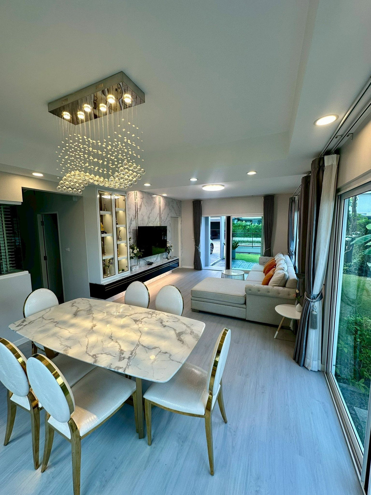 For rent – Baan Chaiyaphruek (L&H) near Ramintra-Chatuchot Expressway. Loading...