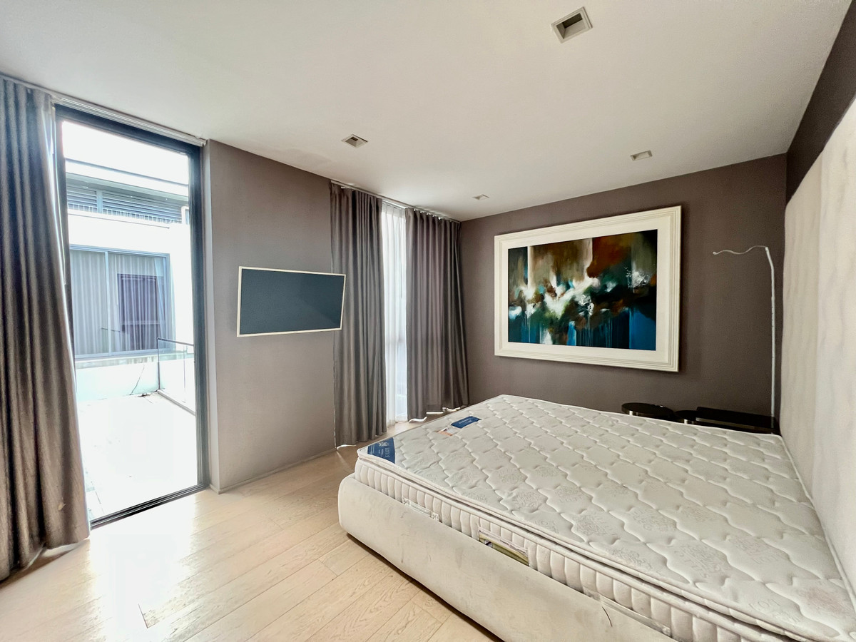 ให้เช่าบ้านเลียบทางด่วนรามอินทรา : ให้เช่าบ้านเดี่ยว 3 ชั้น สไตล์ Pool Villa โครงการ The Honor | บ้านหรูหลังใหญ่ สระว่ายน้ำส่วนตัว ห้องโฮมเธียเตอร์ พร้อมความเป็นส่วนตัวระดับสูง ใกล้ถนนเลียบด่วน เลี้ยงสัตว์ได้