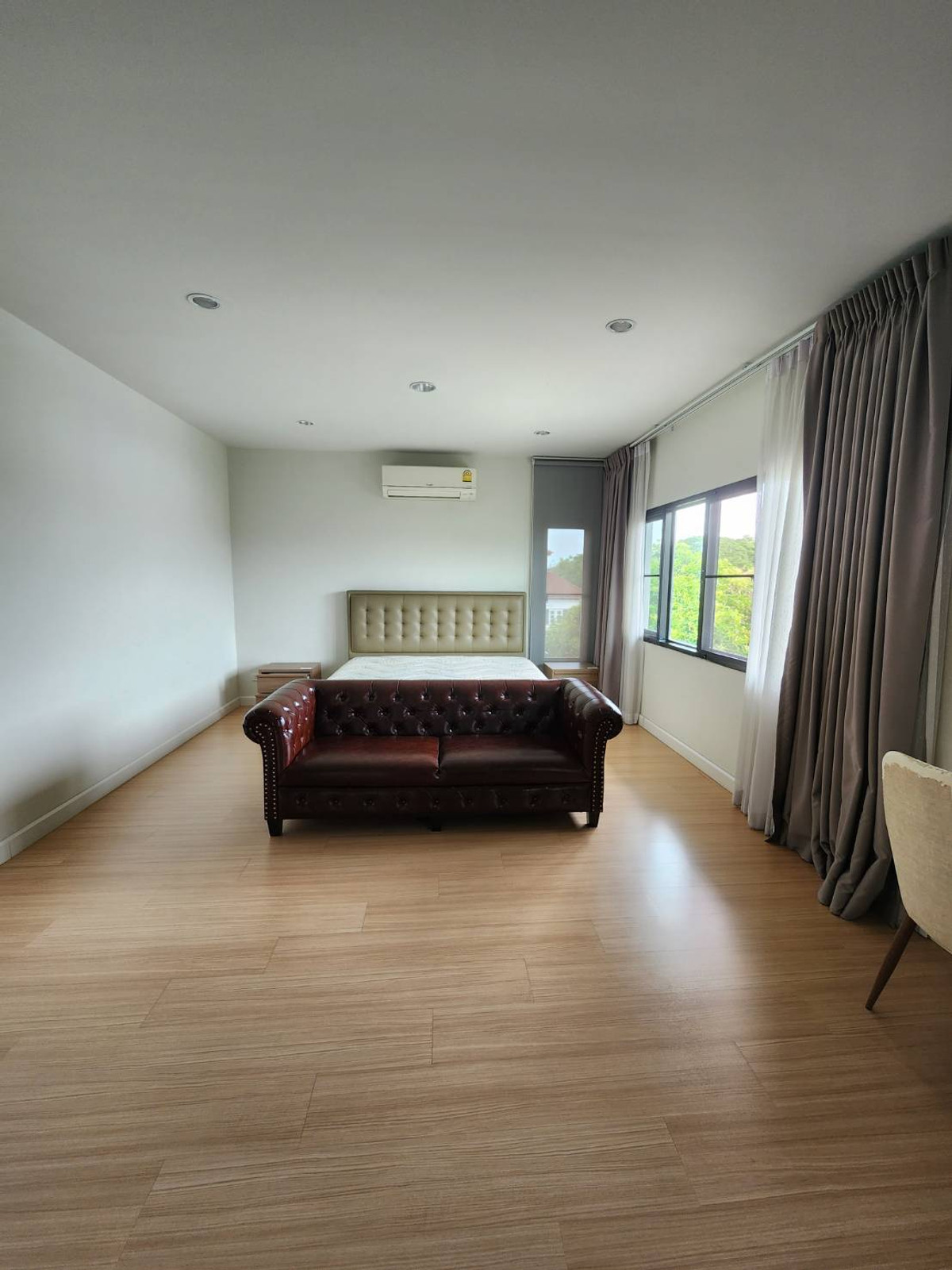 For SaleHouseOnnut, Udomsuk : 3-story detached house for sale, 4 bedrooms, 4 bathrooms, 1 maid's room, near BTS Punnawithi in Muang Thong Village 4, Sukhumvit 101.