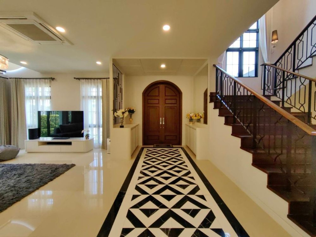 ขายบ้านเดี่ยว 2 ชั้น เดอะ พาลาซโซ่ ปิ่นเกล้า ตกแต่งพร้อมอยู่ ทำเลดี เดินทางสะดวก Loading...