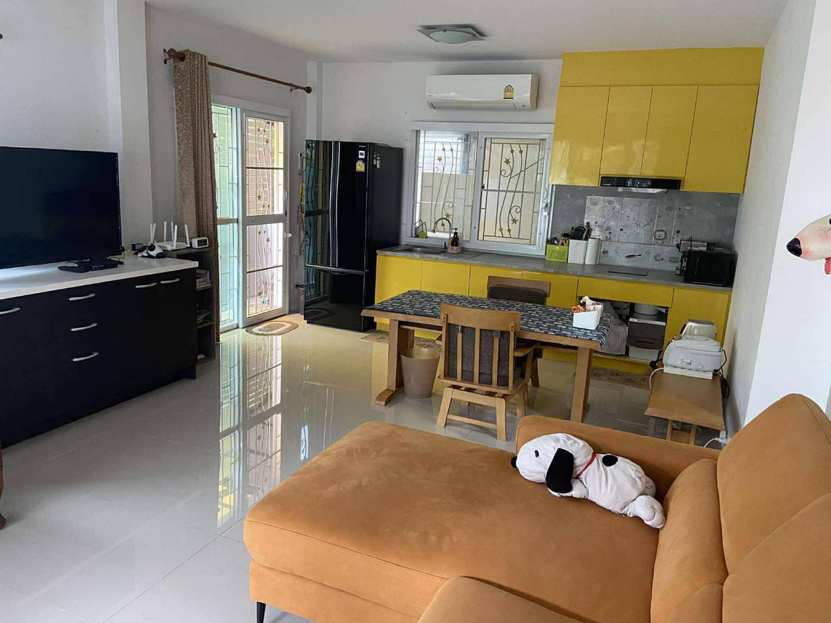 ขายถูกมาก!! บ้านแฝด 2 ชั้น ม.คาซ่าเพรสโต้ วงแหวน-ปิ่นเกล้า ใกล้โลตัส ม.มหิดล เซ็นทรัล  รถไฟฟ้าสายสีแดง Loading...