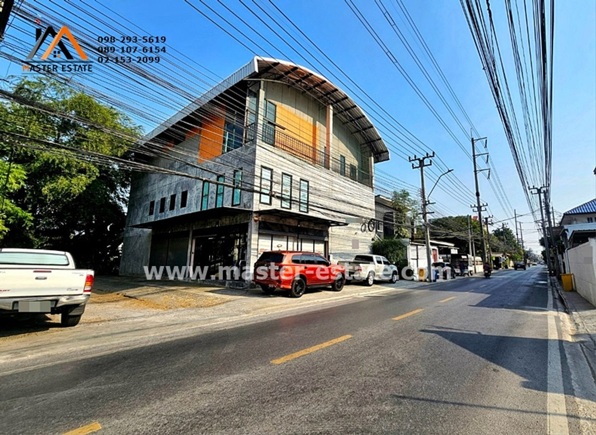 ให้เช่าอาคารสำนักงาน (ชั้นล่าง) เนื้อที่ 200 ตรม. ซ.รามอินทรา 65 สวย-สะอาด พร้อมที่จอดรถรอบอาคาร DESIGN MODERN กั้นห้องกระจก 1 ห้อง แบ่งสัดส่วนการใช้งาน ใกล้รถไฟฟ้าสายสีชมพู Loading...