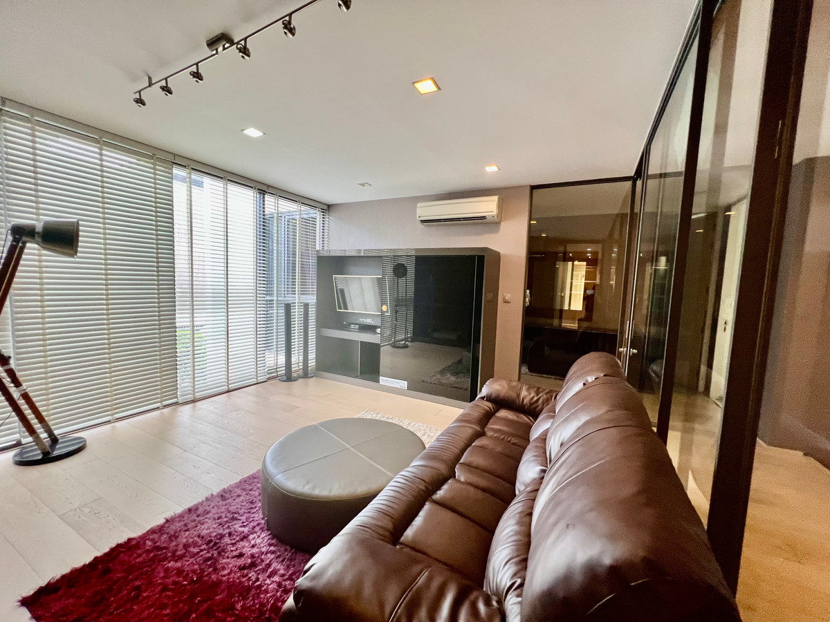 ให้เช่าบ้านเลียบทางด่วนรามอินทรา : ให้เช่าบ้านเดี่ยว 3 ชั้น สไตล์ Pool Villa โครงการ The Honor บ้านหรูหลังใหญ่ สระว่ายน้ำส่วนตัว ห้องโฮมเธียเตอร์ ความเป็นส่วนตัวระดับสูง ทำเลเลียบด่วน เอกมัย–รามอินทรา เลี้ยงสัตว์ได้