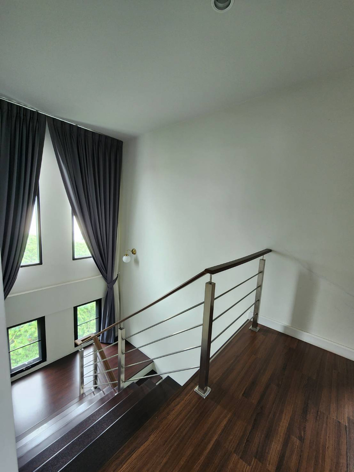 For SaleHouseOnnut, Udomsuk : 3-story detached house for sale, 4 bedrooms, 4 bathrooms, 1 maid's room, near BTS Punnawithi in Muang Thong Village 4, Sukhumvit 101.