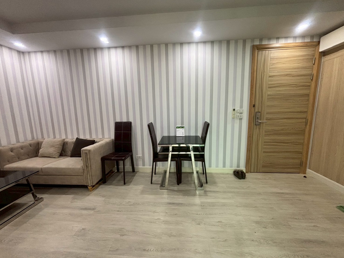 ขายคอนโดพุทธมณฑล ศาลายา : วีคอนโดศาลายา (V Condo Salaya) คอนโดวิวสวย ห้องกว้าง 2 ห้องนอน แต่งครบ
**พร้อมให้ลงทุน**